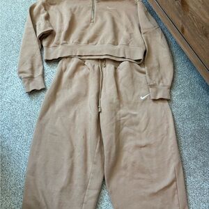 Nike Sweatpants Set- Cropped
